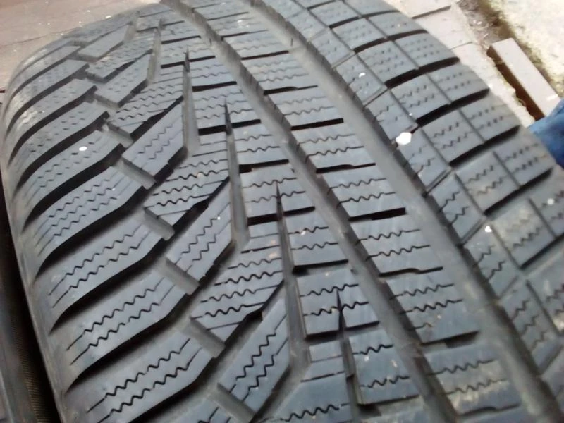 Гуми Зимни 225/55R17, снимка 8 - Гуми и джанти - 20465672