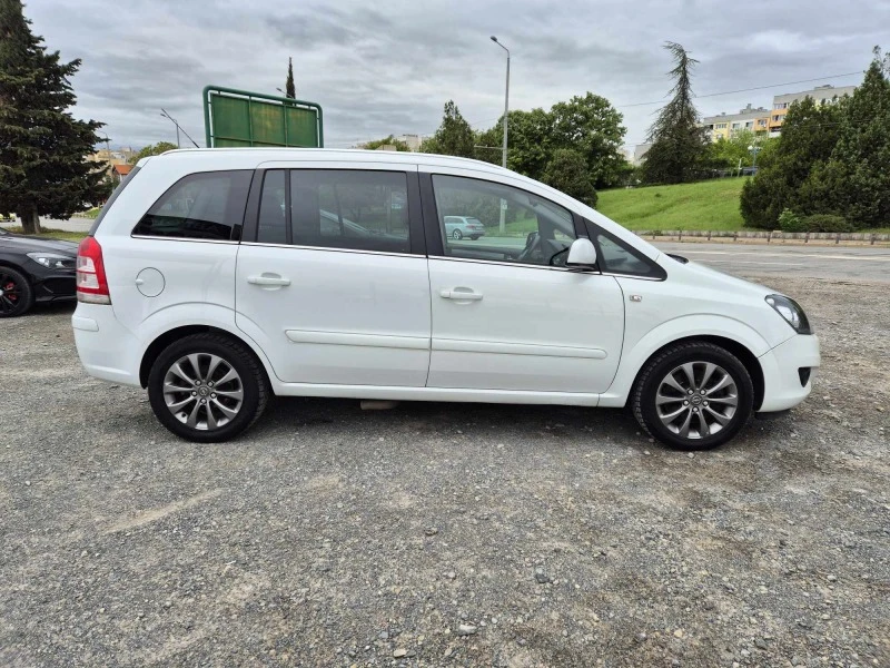 Opel Zafira 1.6i Метан, снимка 6 - Автомобили и джипове - 45527849