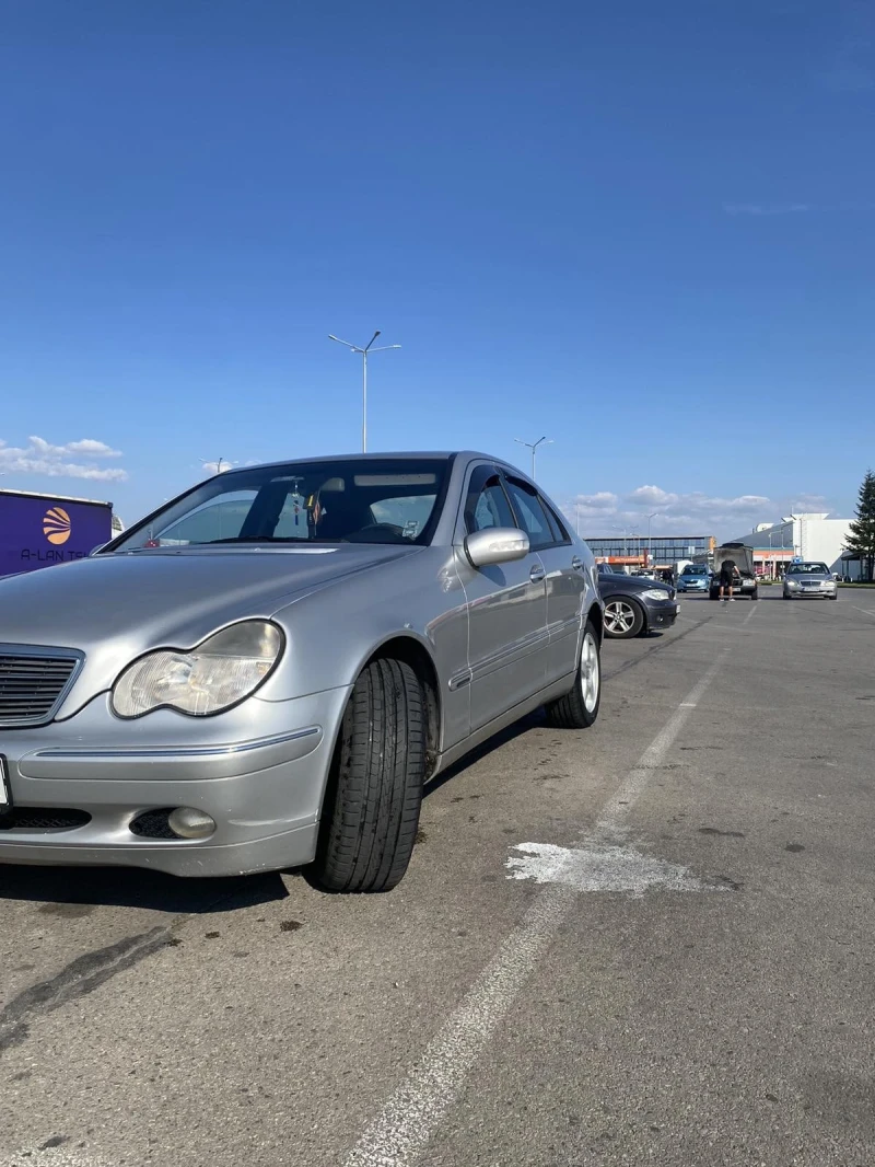 Mercedes-Benz C 200, снимка 2 - Автомобили и джипове - 47448621