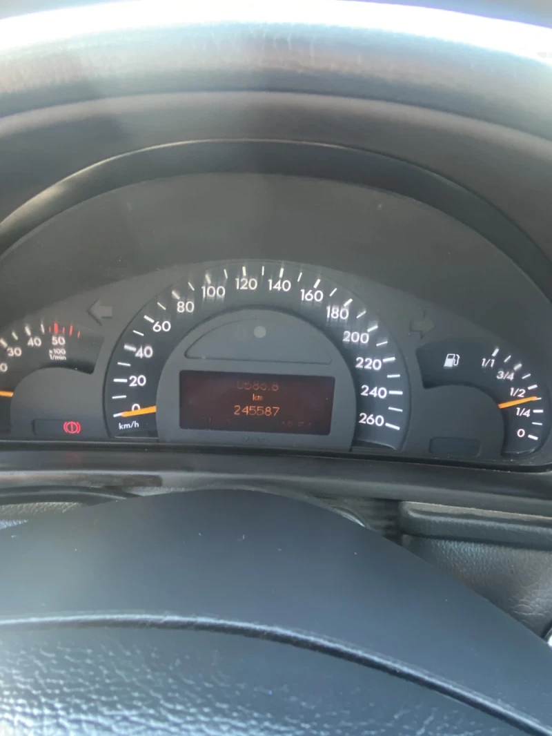 Mercedes-Benz C 200, снимка 13 - Автомобили и джипове - 47448621