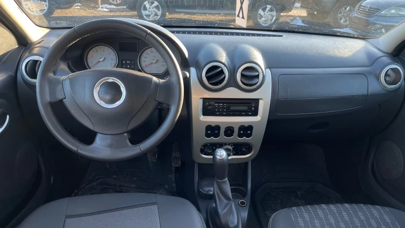 Dacia Logan, снимка 8 - Автомобили и джипове - 48729464