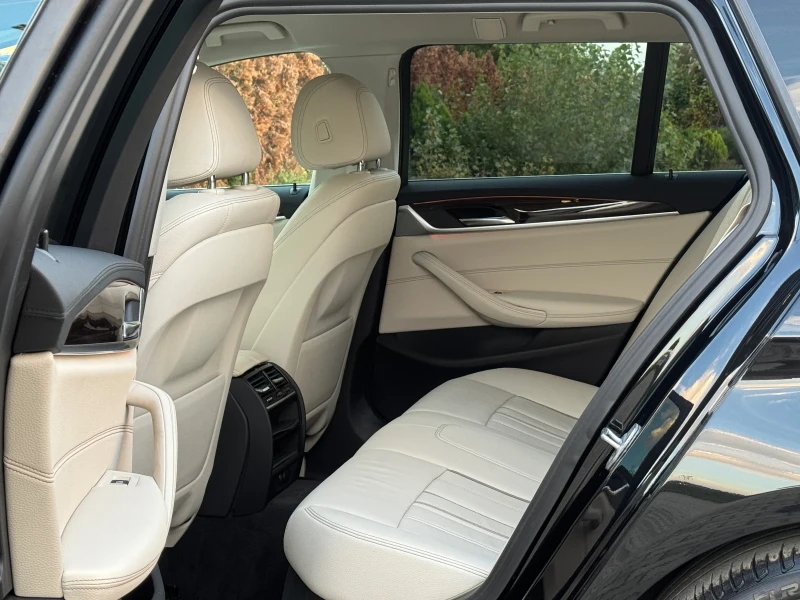 BMW 530 3.0Xdrive-LUXURY-KEYLESS-КАМЕРА-УНИКАТ-КАТО НОВА!!, снимка 11 - Автомобили и джипове - 51829118