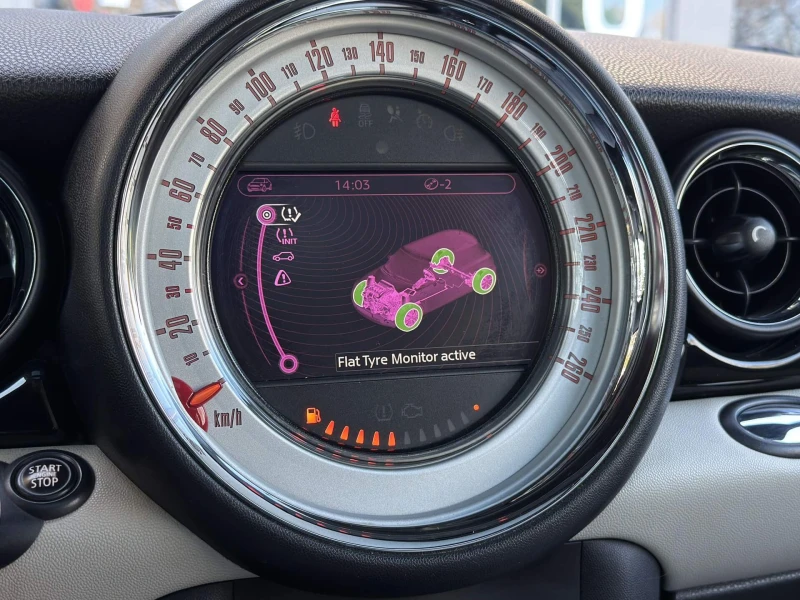 Mini Cooper SD/Navi/Панорама/Кожа/Подгрев/PDC/Xenon, снимка 10 - Автомобили и джипове - 52485619