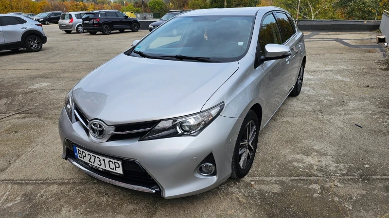 Toyota Auris, снимка 11 - Автомобили и джипове - 52847140