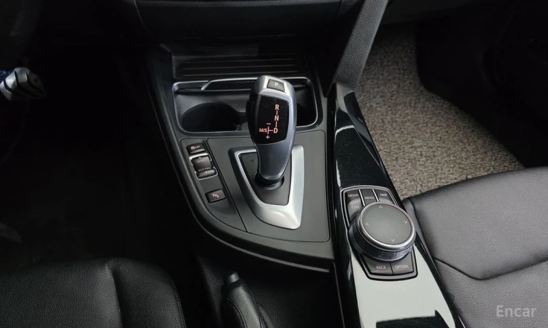 BMW 320, снимка 9 - Автомобили и джипове - 53350903