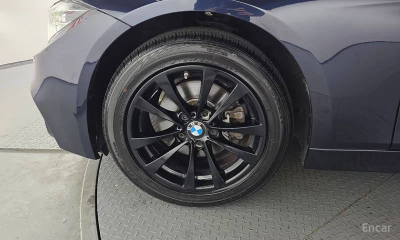 BMW 320, снимка 5 - Автомобили и джипове - 53350903