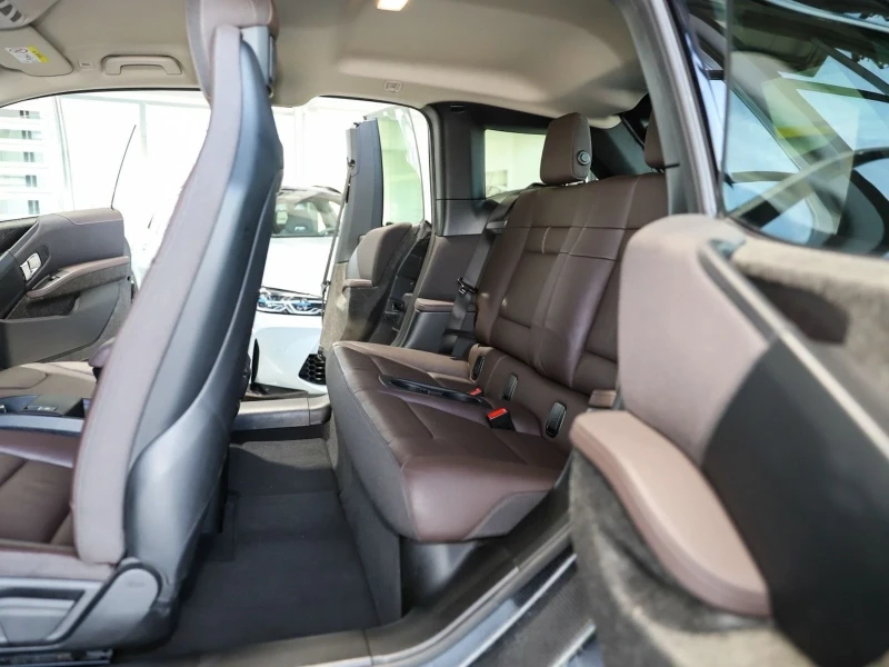BMW i3 УНИКАТ* FULL* КОЖА* ШИБЕДАХ* ДИСТРОНИК* 20* , снимка 13 - Автомобили и джипове - 53465535