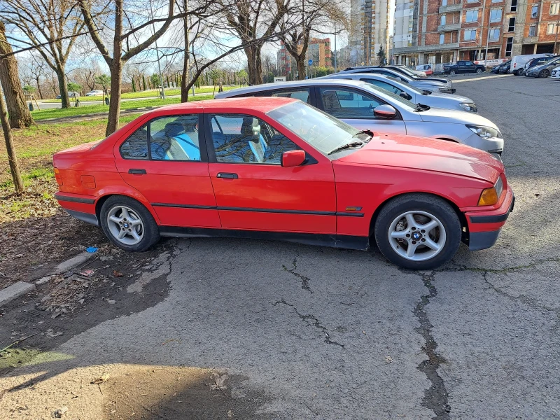 BMW 318, снимка 11 - Автомобили и джипове - 53569085