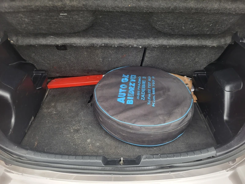 Toyota Yaris LPG Лизинг Бартер, снимка 9 - Автомобили и джипове - 53585010