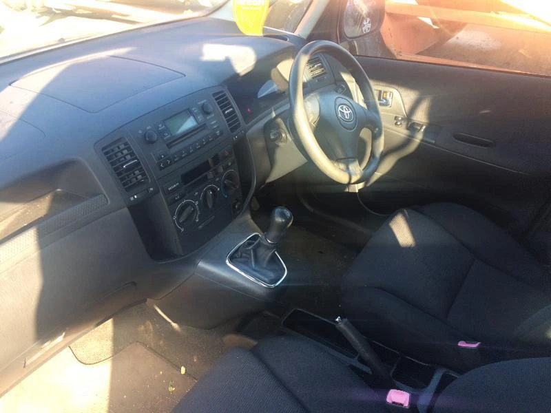 Toyota Corolla verso 2.0 d4d, снимка 4 - Автомобили и джипове - 27380989