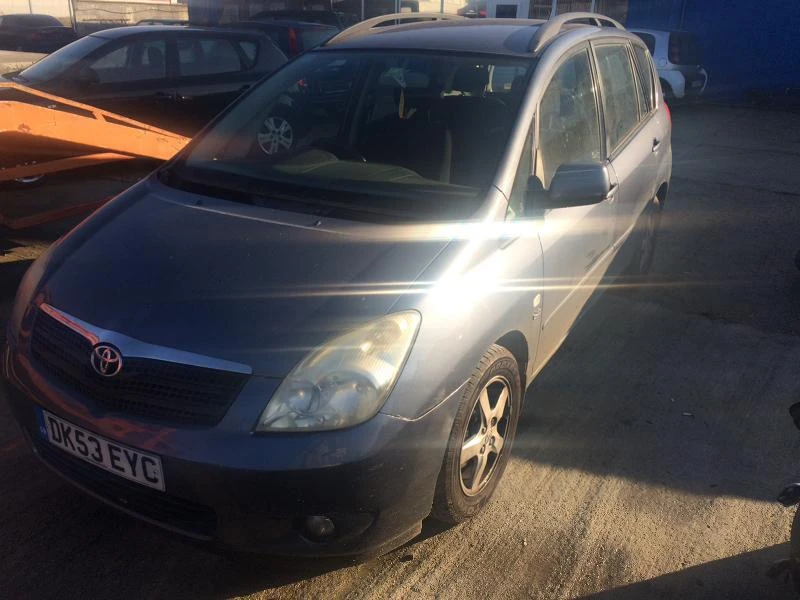 Toyota Corolla verso 2.0 d4d, снимка 1 - Автомобили и джипове - 27380989