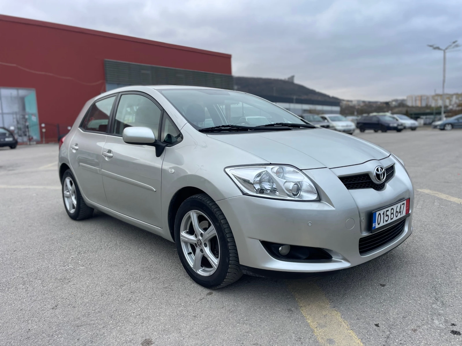 Toyota Auris 1.6i NAVI - изображение 3