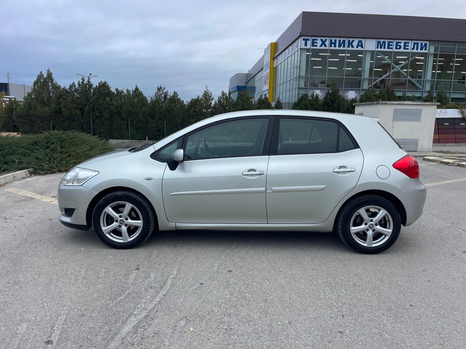 Toyota Auris 1.6i NAVI - изображение 8