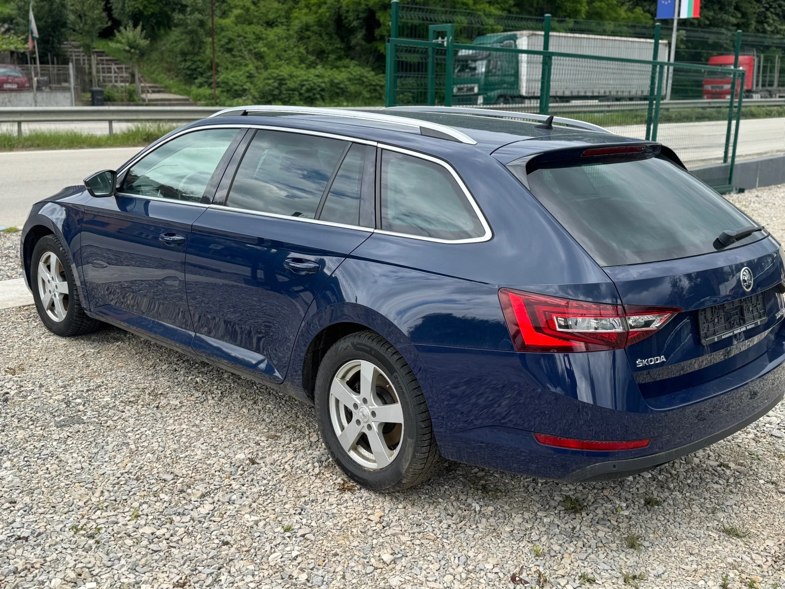 Skoda Superb 2.0 TDI - изображение 3