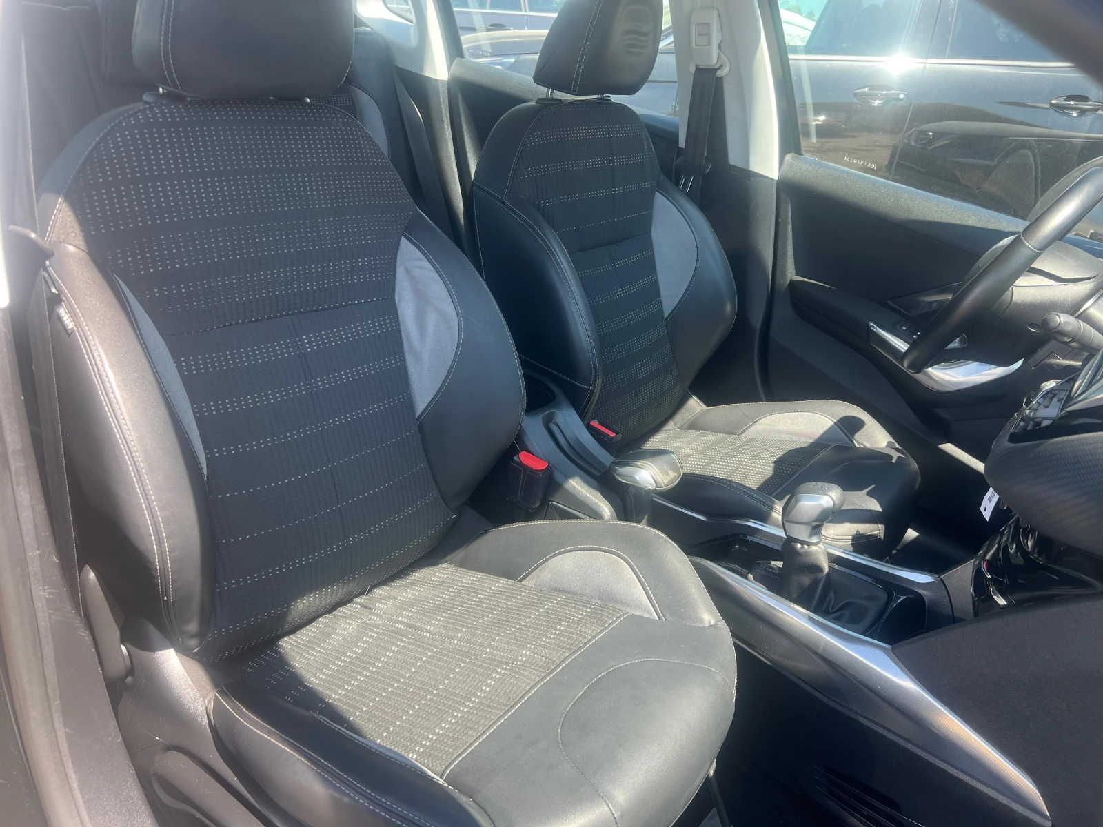Peugeot 2008 1.6 E-HDI URBAN CROSS - изображение 10