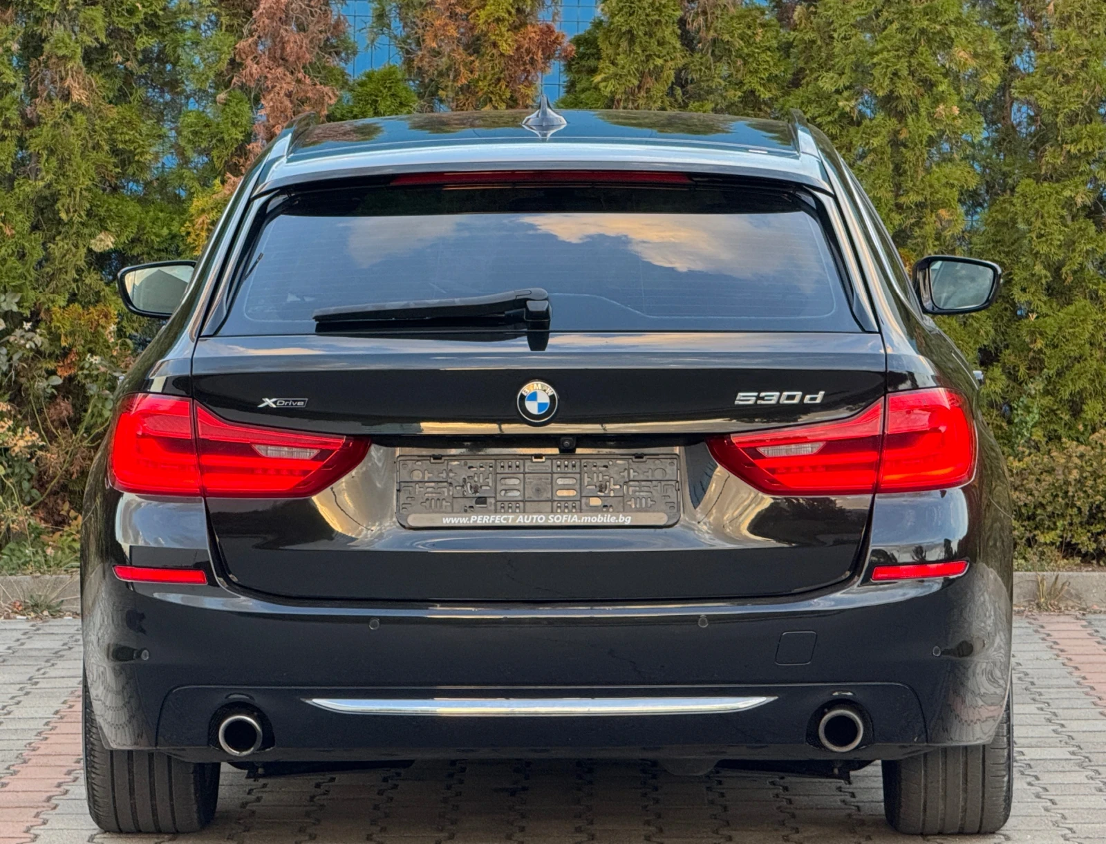 BMW 530 3.0Xdrive-LUXURY-KEYLESS-КАМЕРА-УНИКАТ-КАТО НОВА!! - изображение 4