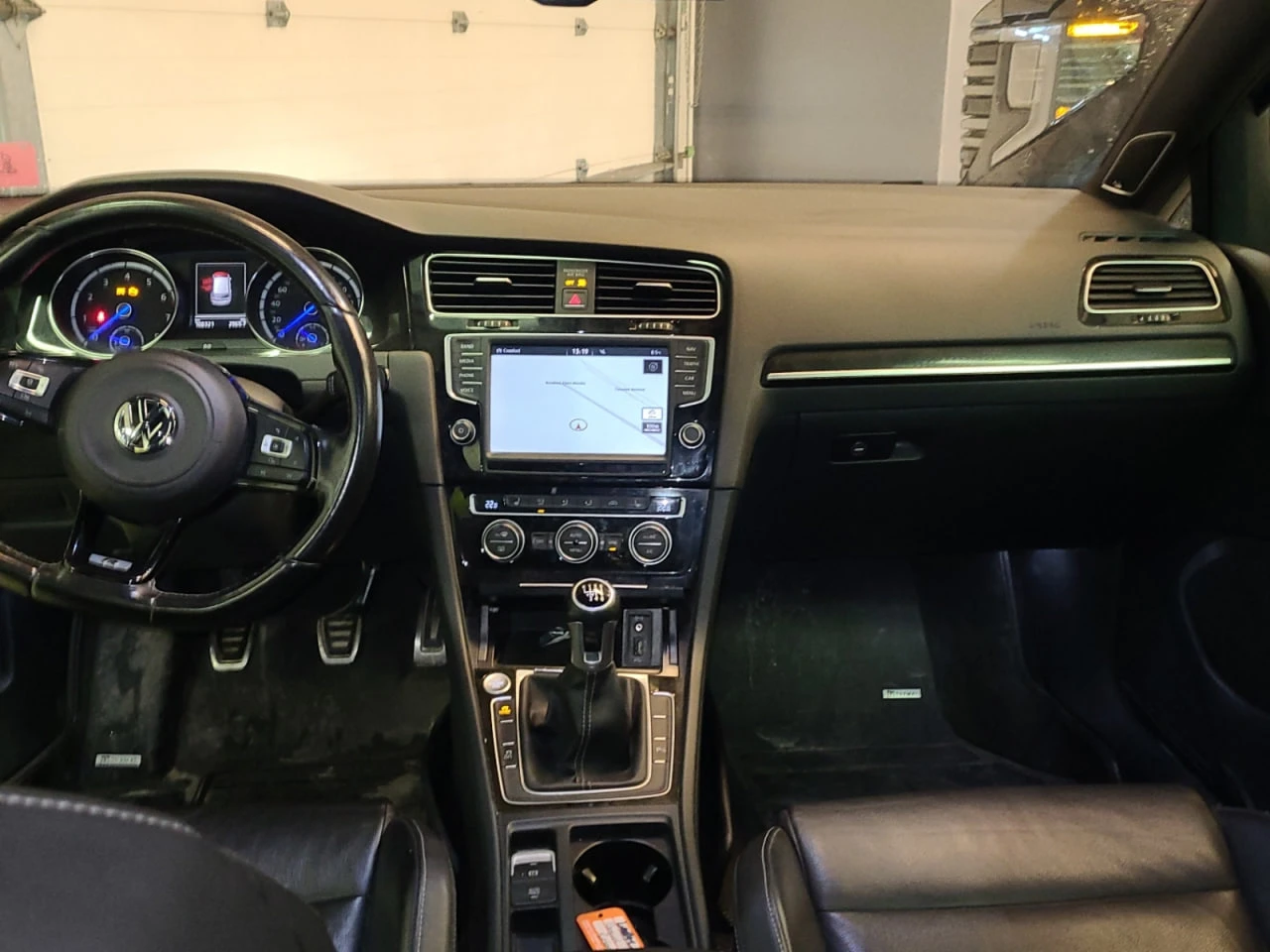 VW Golf * АВТО КРЕДИТ* ЦЕНА ДО БГ * СЕРВИЗНА ИСТОРИЯ *  - изображение 7