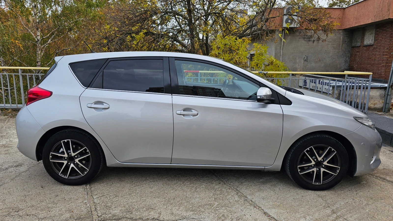 Toyota Auris | Mobile.bg � ����������� 8