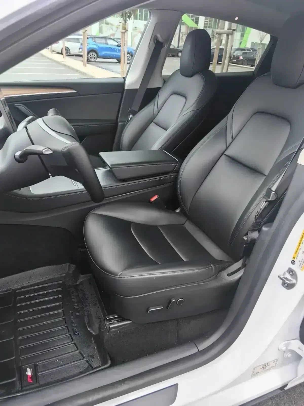 Tesla Model Y LR AWD, снимка 2 - Автомобили и джипове - 53504140