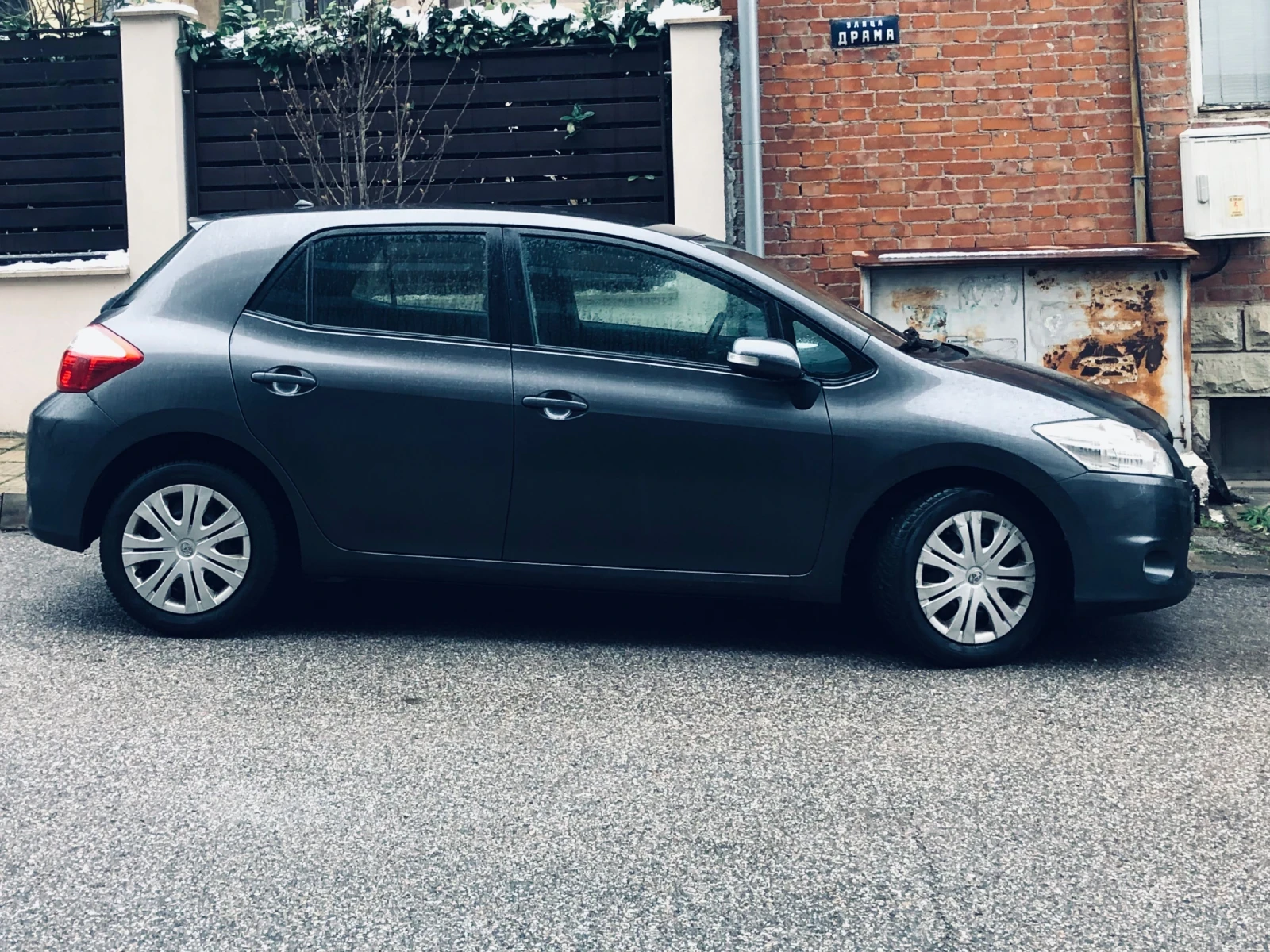 Toyota Auris 1.33VVT-I, снимка 3 - Автомобили и джипове - 53736168