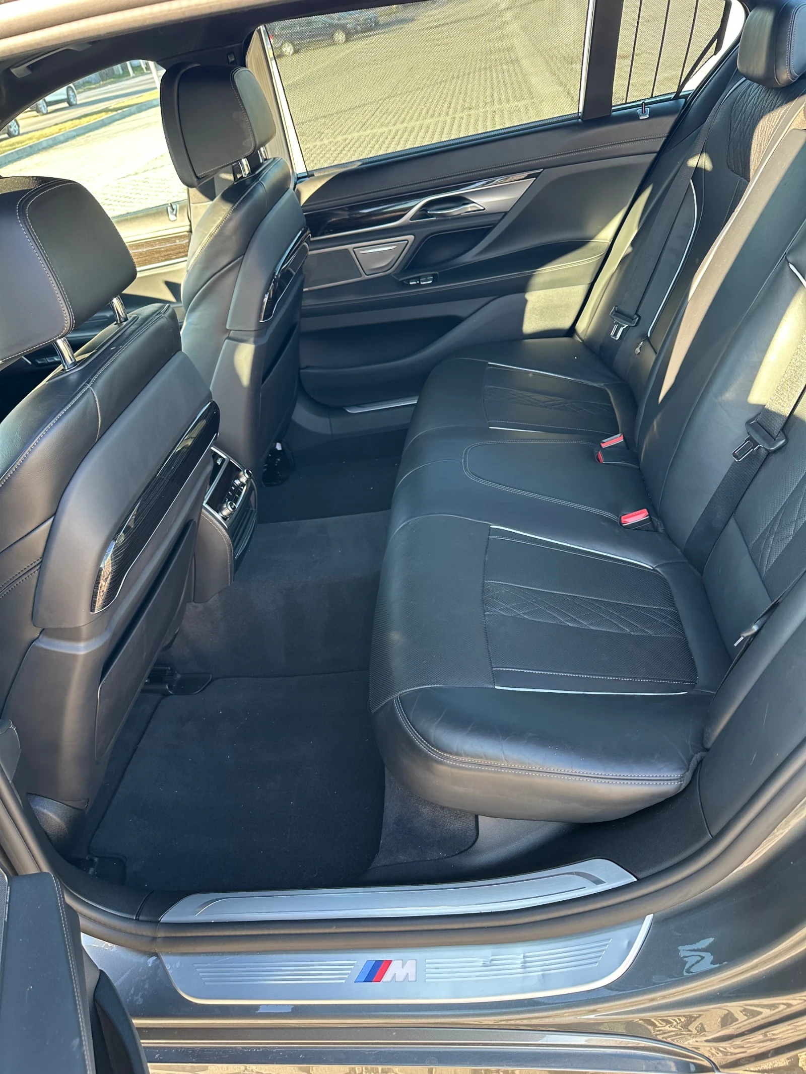 BMW 750 136700 km, снимка 7 - Автомобили и джипове - 53771042