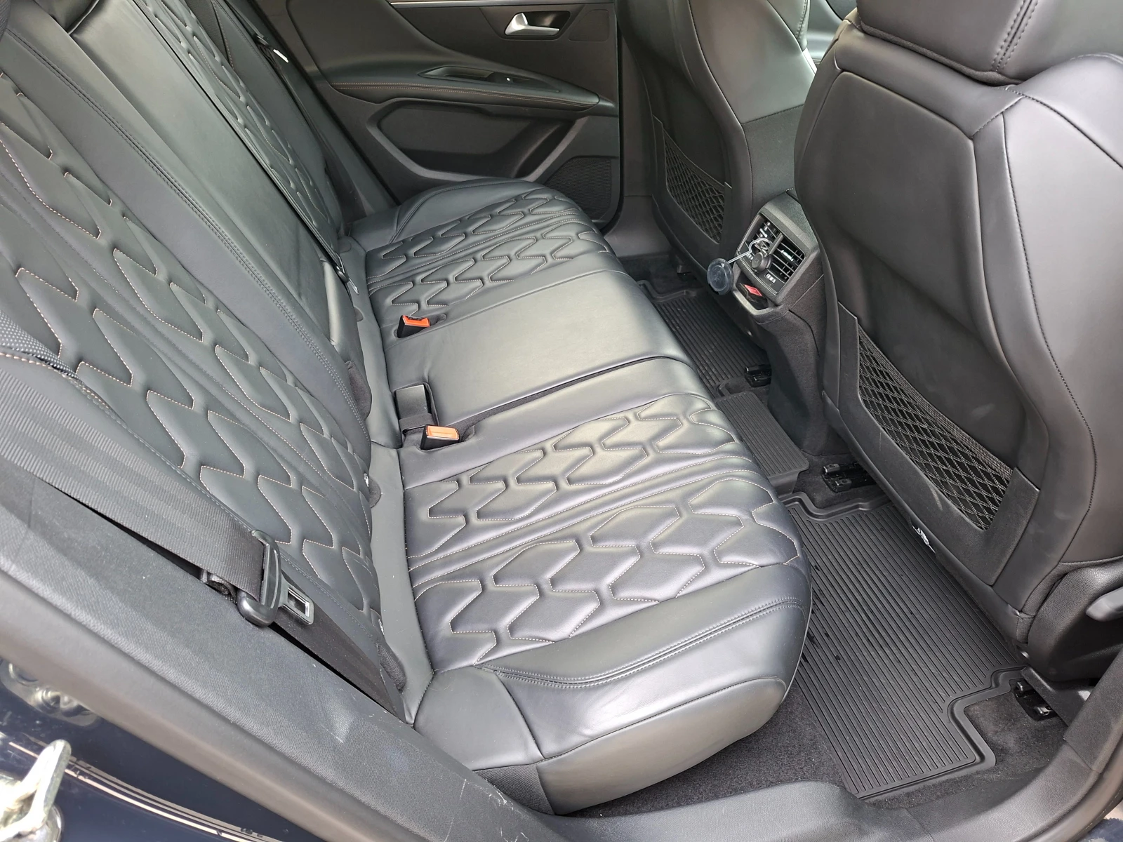 Peugeot 3008 2.0HDI 180 GT 135000km, снимка 11 - Автомобили и джипове - 54031838