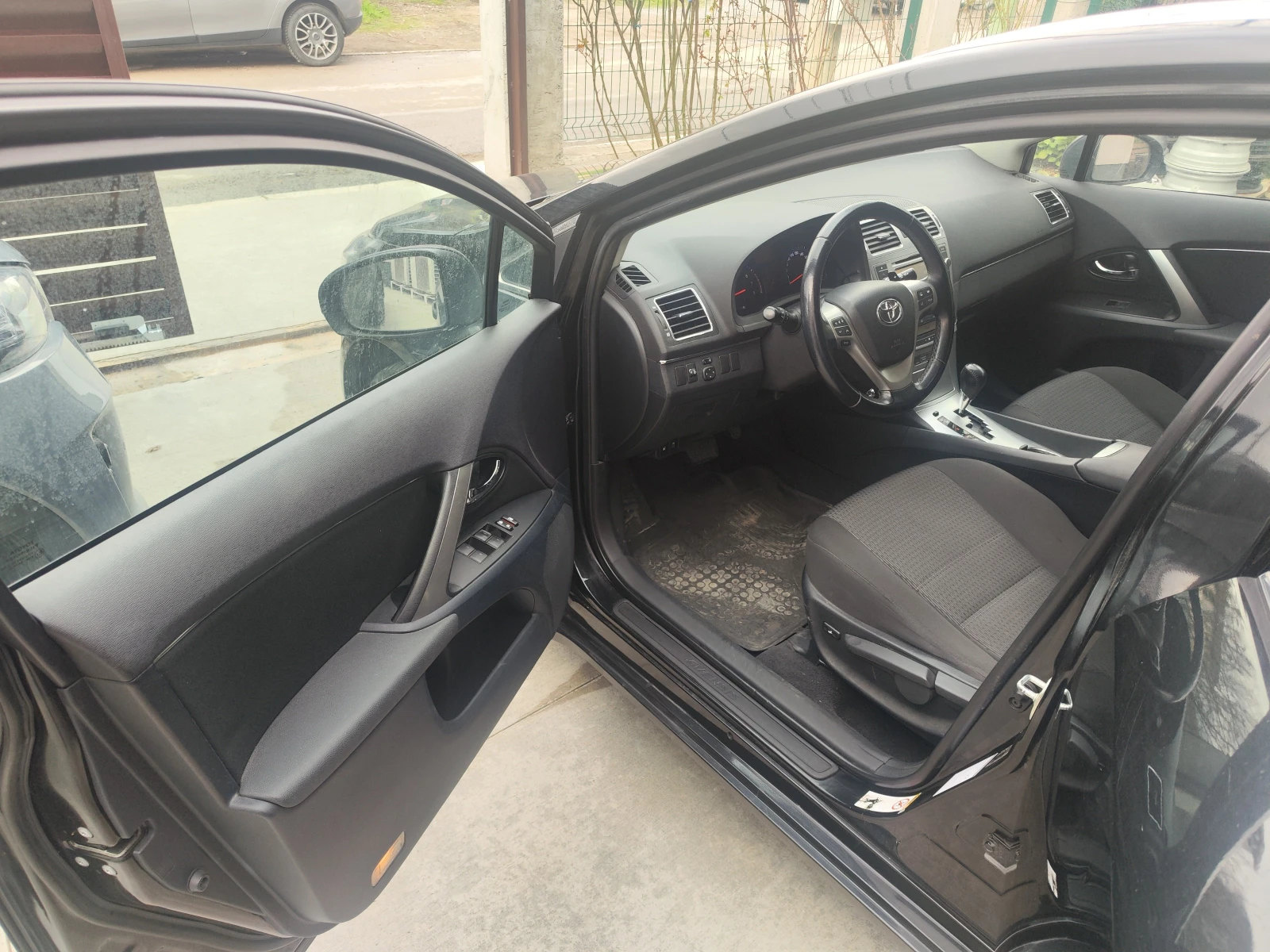 Toyota Avensis T27, снимка 13 - Автомобили и джипове - 54191912