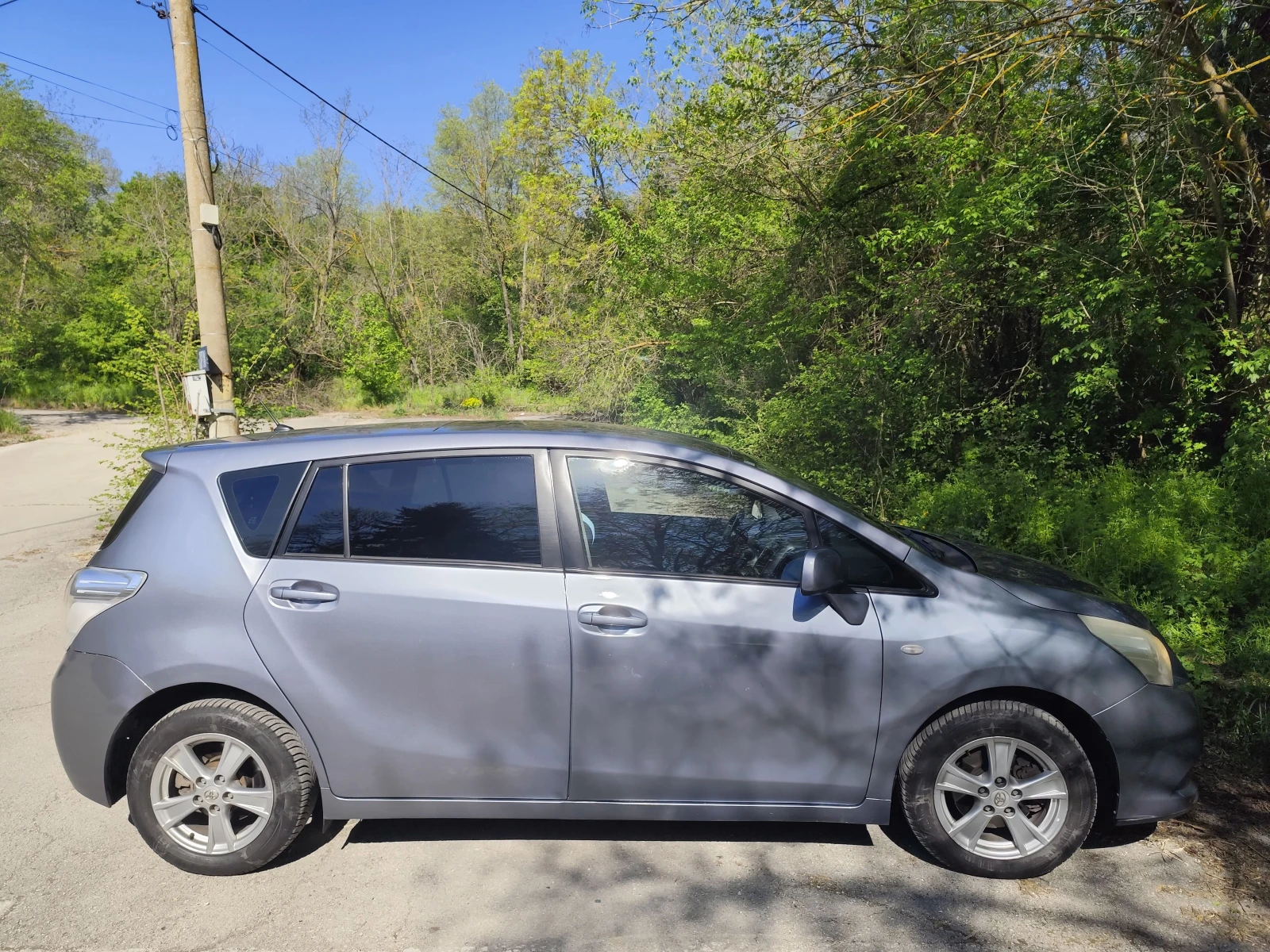 Toyota Verso 2.0 D4D, снимка 3 - Автомобили и джипове - 54322017
