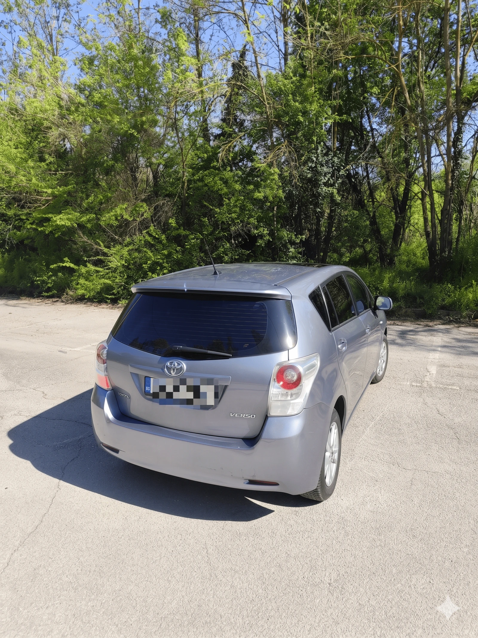 Toyota Verso 2.0 D4D, снимка 7 - Автомобили и джипове - 54322017