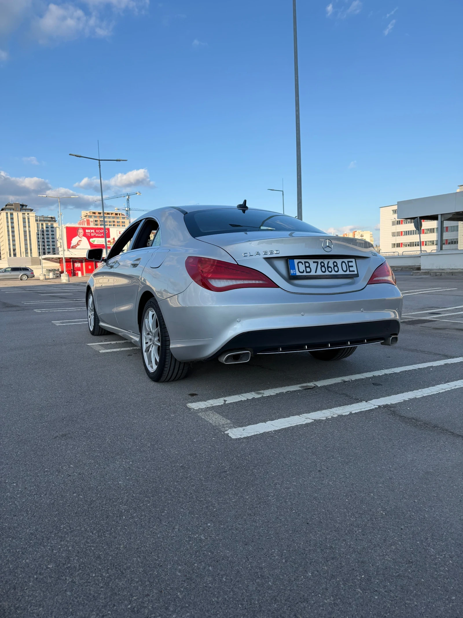 Mercedes-Benz CLA 220, снимка 3 - Автомобили и джипове - 54438619