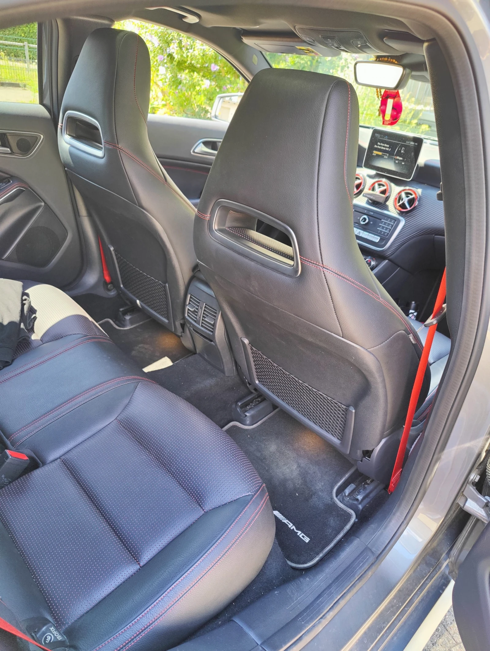 Mercedes-Benz A45 AMG 4matic, немски, всички оригинални, снимка 13 - Автомобили и джипове - 54596099