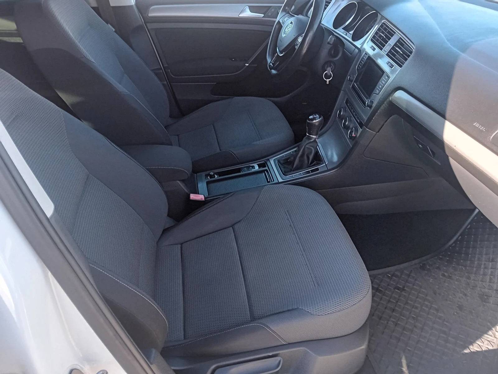 VW Golf 1.4 Tgi 110k.s, снимка 12 - Автомобили и джипове - 54729959