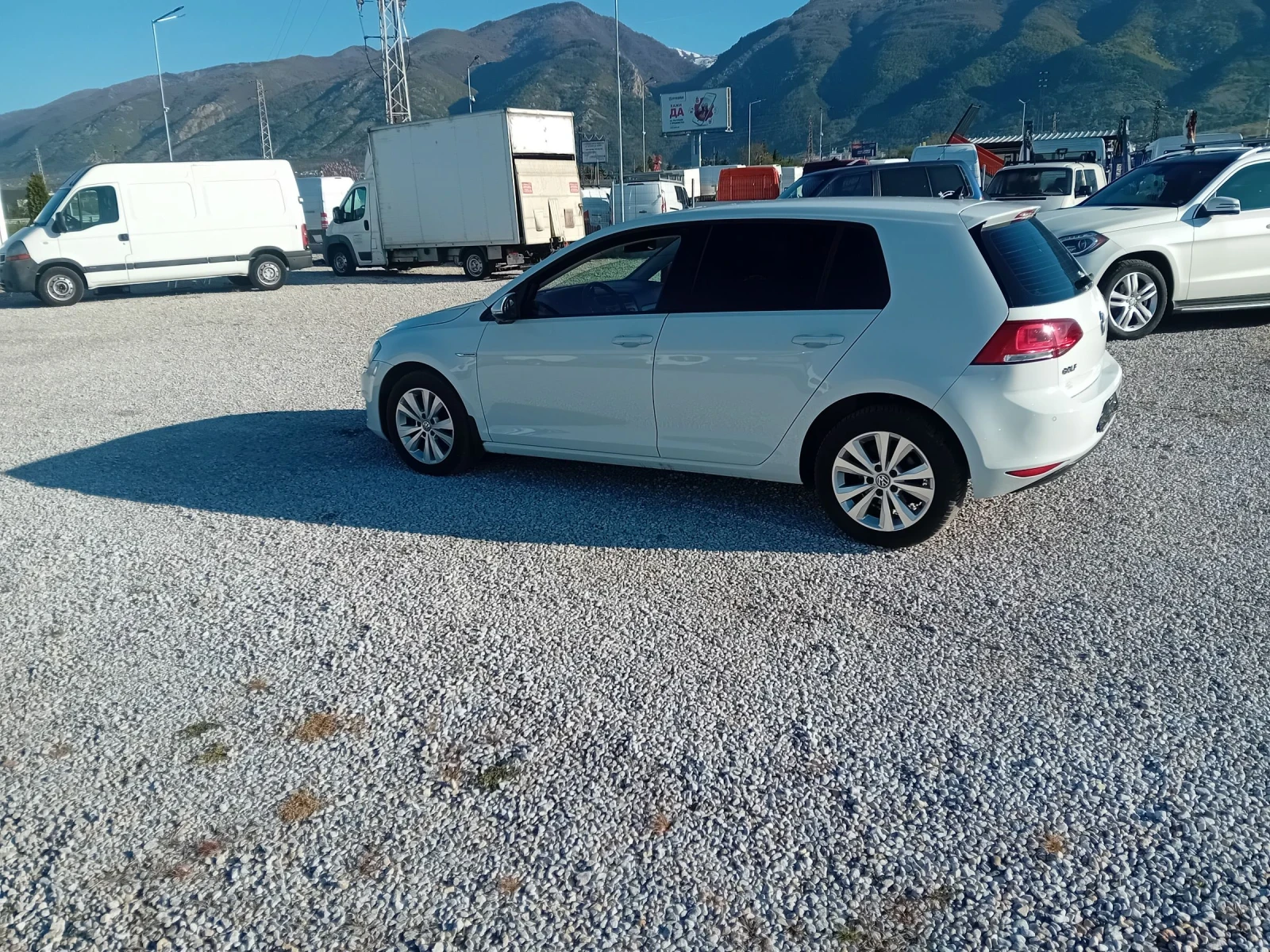 VW Golf 1.4 Tgi 110k.s, снимка 9 - Автомобили и джипове - 54729959