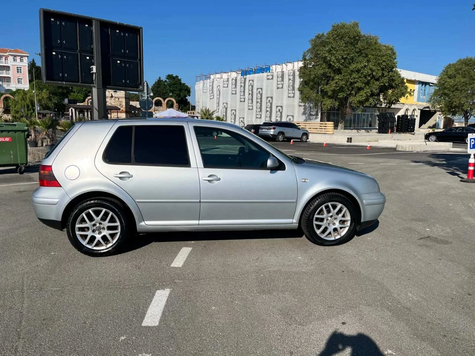 VW Golf 1.6i бензин, снимка 4 - Автомобили и джипове - 55063986