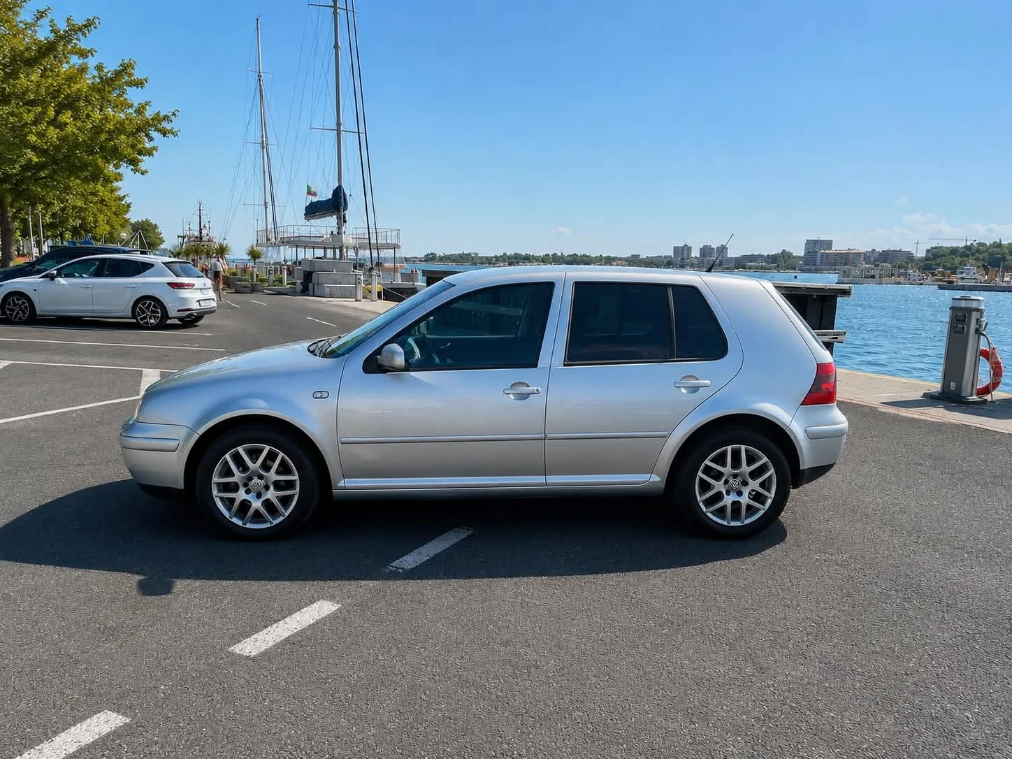 VW Golf 1.6i бензин, снимка 5 - Автомобили и джипове - 55063986