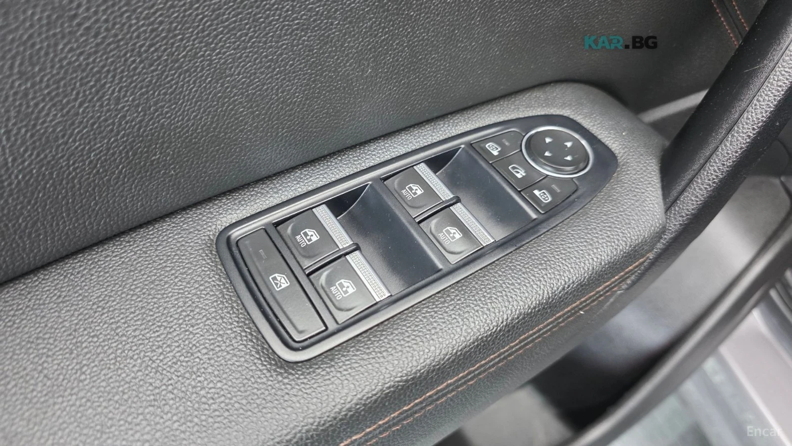Renault Captur 1.3TCe* Initiale Paris* КОЖА* ПОДГРЕВ* 360* , снимка 11 - Автомобили и джипове - 55314718