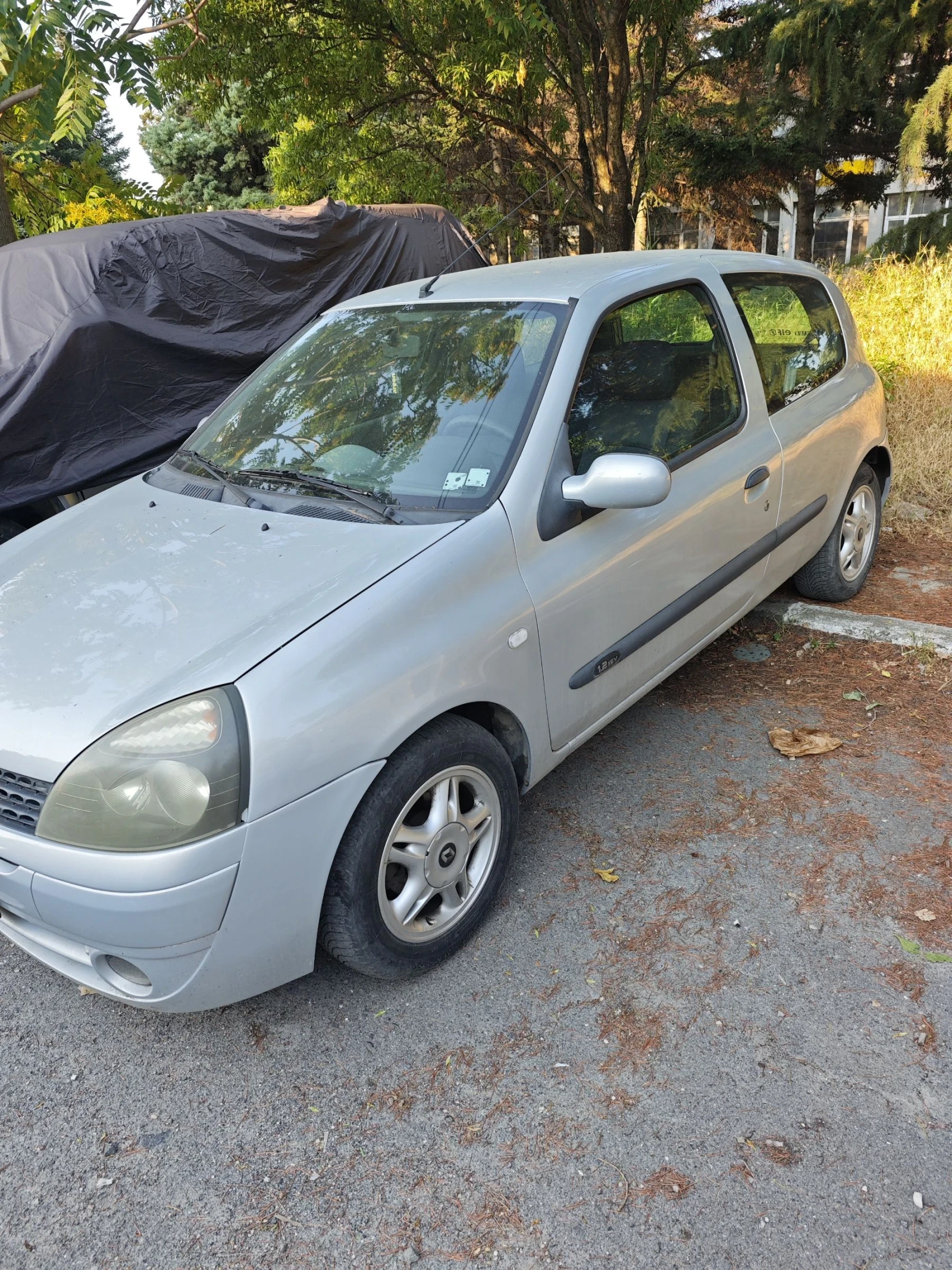 Renault Clio 1.2, снимка 12 - Автомобили и джипове - 55315161