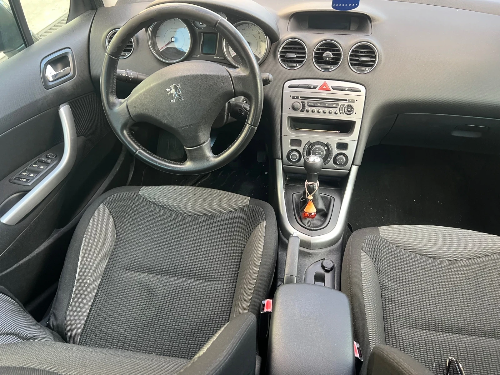 Peugeot 308 1, 6HDI * РЕГИСТРИРАН* , снимка 8 - Автомобили и джипове - 56198388