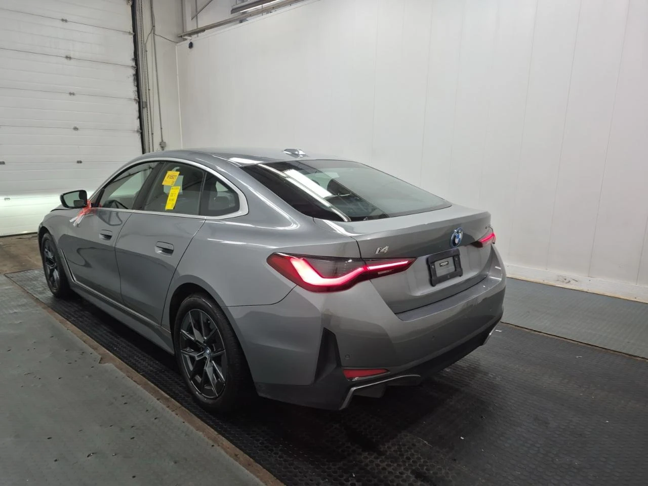 BMW i4 eDrive40 CARFAX НАЛИЧЕН | 2023 | 50 903 км, снимка 4 - Автомобили и джипове - 56222338