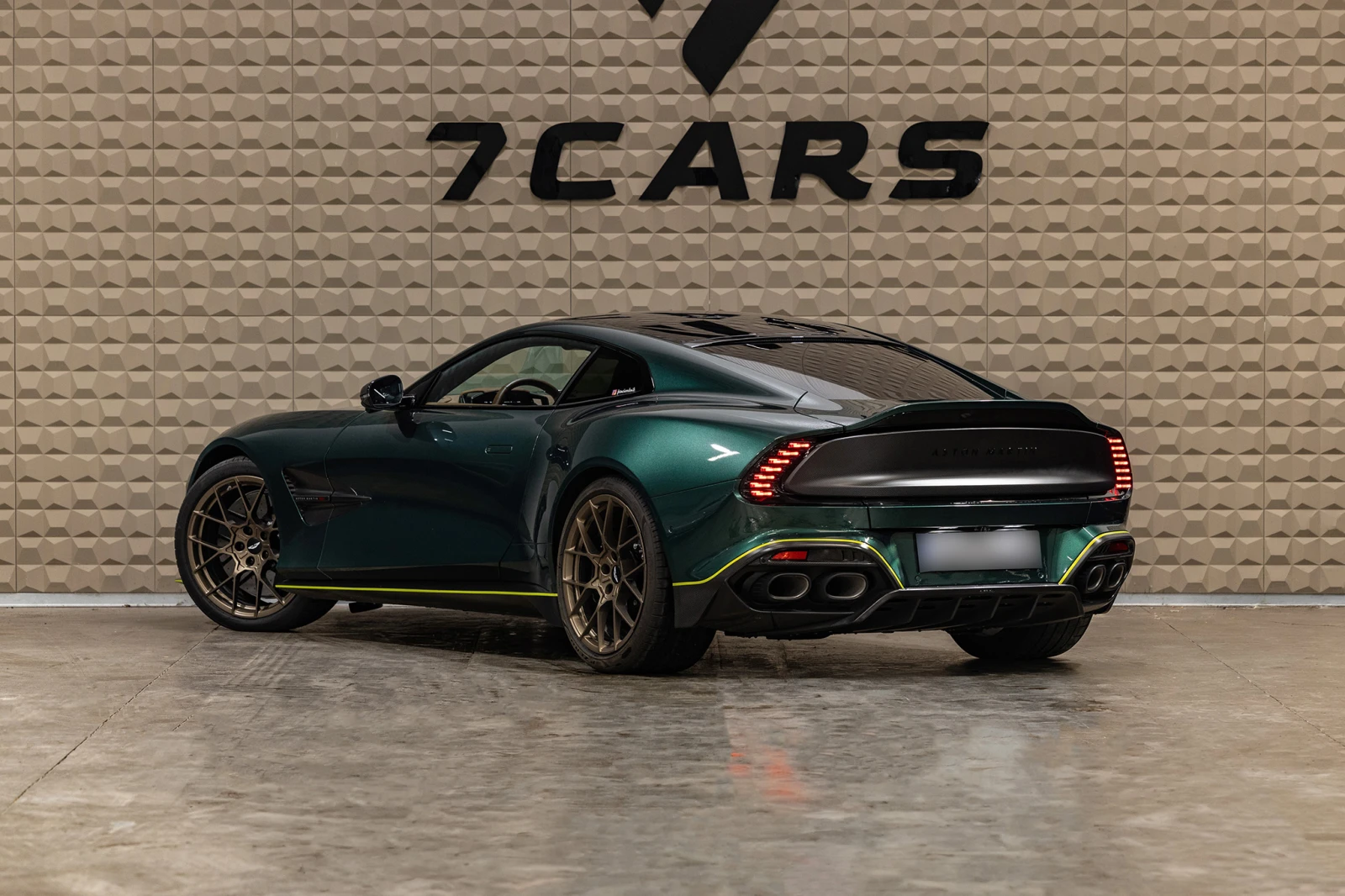 Aston Martin Vanquish 5.2 V12| Carbon| TitaniumExhaust| �������� ������� | Mobile.bg � ����������� 5