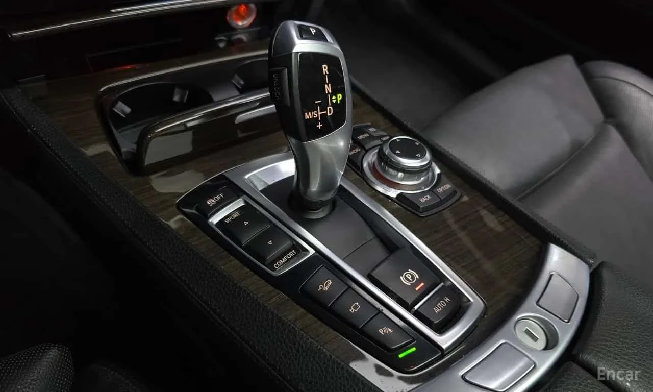 BMW 750 * 750Li xDrive * ЦЕНА ДО БГ, снимка 15 - Автомобили и джипове - 56704510
