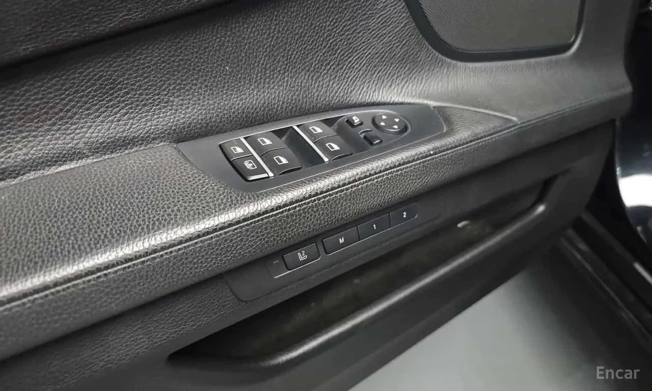 BMW 750 * 750Li xDrive * ЦЕНА ДО БГ, снимка 8 - Автомобили и джипове - 56704510