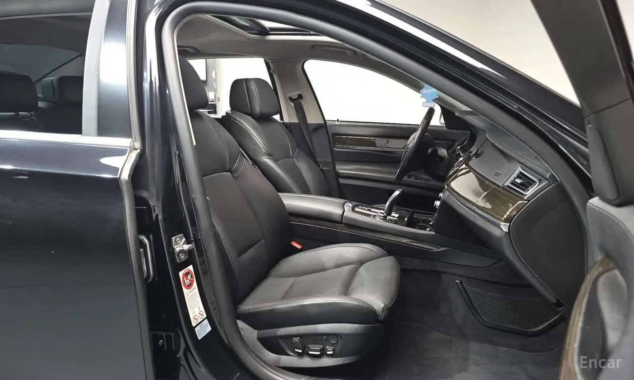 BMW 750 * 750Li xDrive * ЦЕНА ДО БГ, снимка 16 - Автомобили и джипове - 56704510