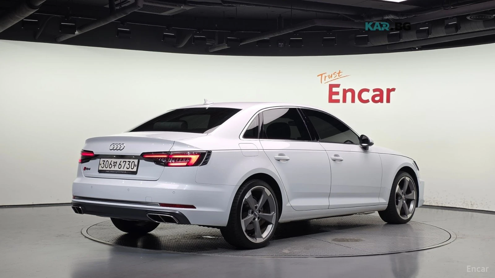 Audi A4 40TFSI* * Tuning* * Камера* * HUD* * Keyless* * , снимка 2 - Автомобили и джипове - 56736416
