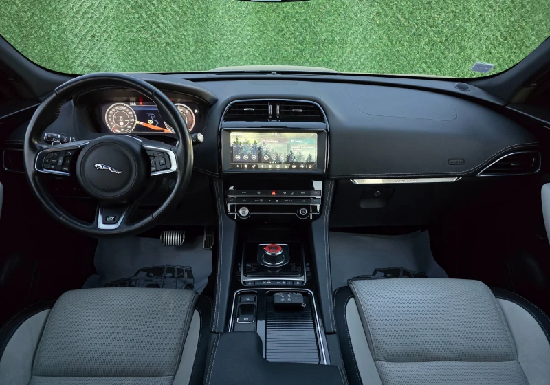 Jaguar F-PACE 3.0d* 300кс* 700hm* R-Sport* AWD* DIGITAL* , снимка 13 - Автомобили и джипове - 51912046