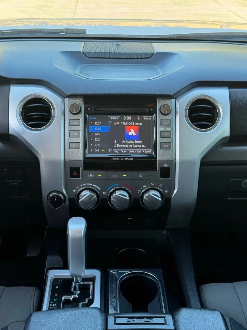 Toyota Tundra SR5 Crew Cab Short Bed, снимка 11 - Автомобили и джипове - 52404420