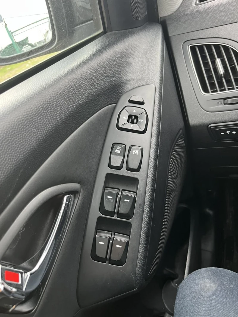 Hyundai IX35 CRDI , снимка 11 - Автомобили и джипове - 52657242