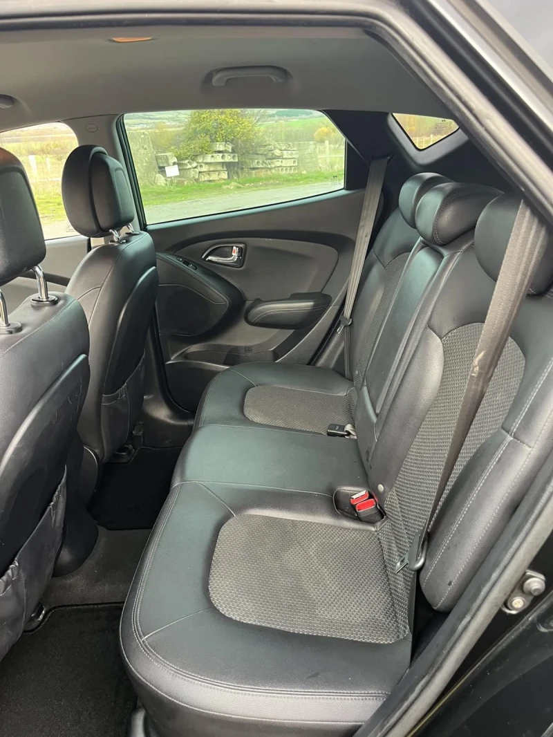 Hyundai IX35 CRDI , снимка 8 - Автомобили и джипове - 52657242