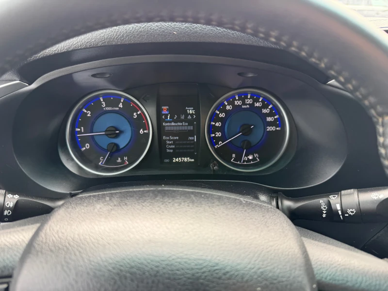 Toyota Hilux 2.4 d4d Avtomat , снимка 12 - Автомобили и джипове - 53596418