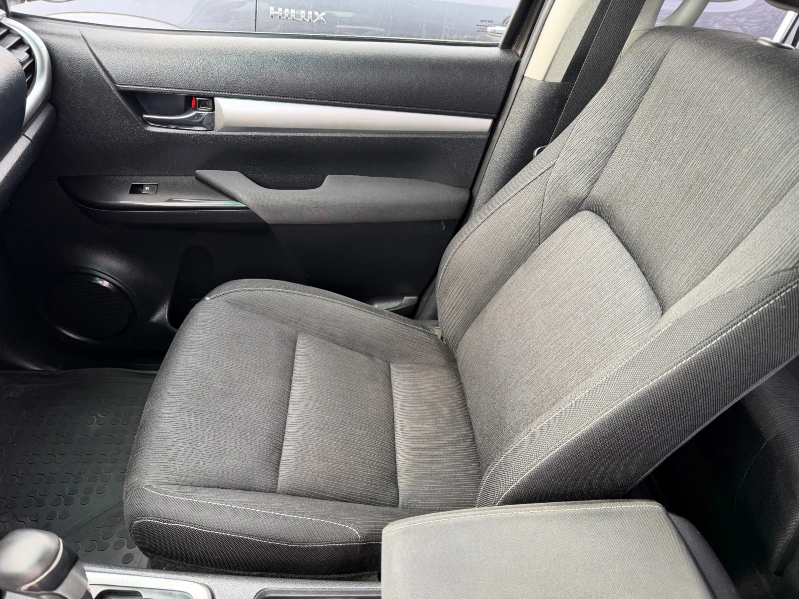 Toyota Hilux 2.4 d4d Avtomat  - изображение 8